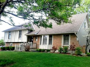 512 S Park Dr, Raymore, MO 64083