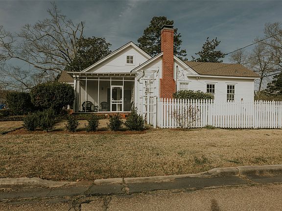 4th image of 215 E Arizona Ave