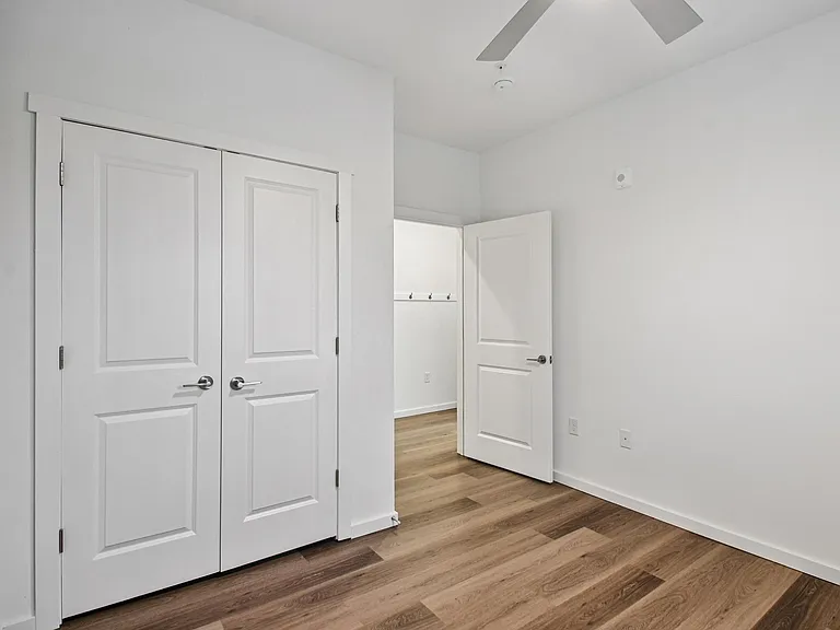 Portland Place Apartments — Photo 32