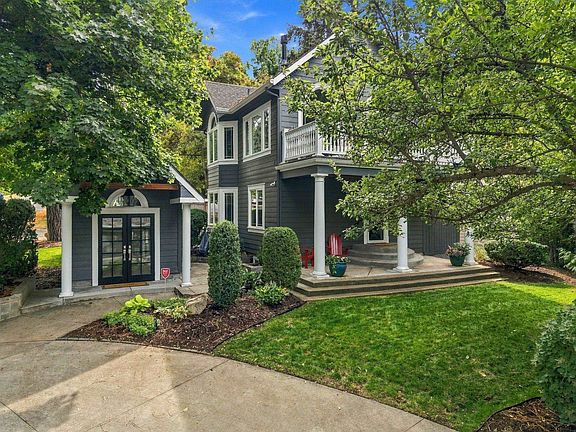 3rd image of 1727 E 16th Ave
