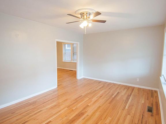 4th image of 3911 Miami St Floor 1