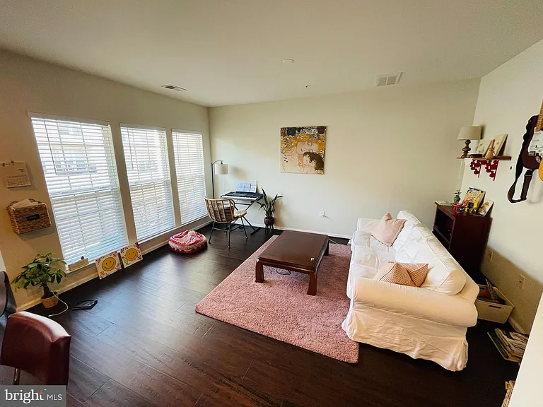 42699 Wardlaw Ter — Photo 9