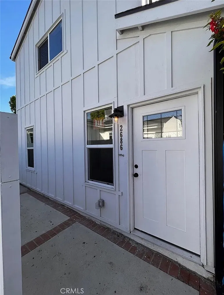 2 bed, 960 sqft, $3,499 — Photo 1