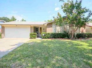 211 Nicki Ln, Arlington, TX 76014