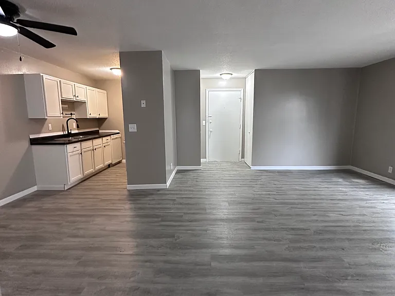 Sky Way Apartments — Photo 25