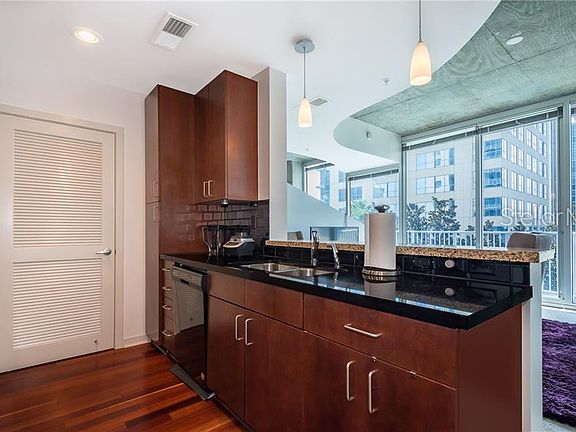 4th image of 155 Court Ave #1212