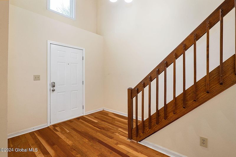 4th image of 11 Ashwood Court