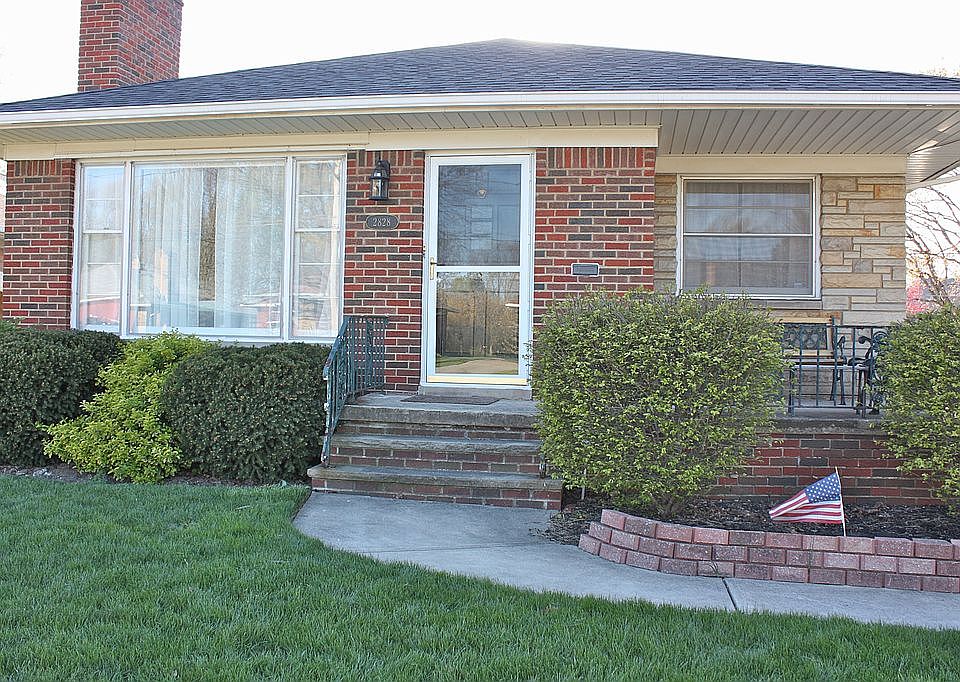 1st image of 2828 Dale Ave