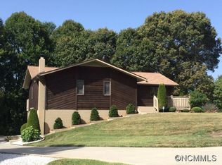 127 Asvista Dr, Candler, NC 28715