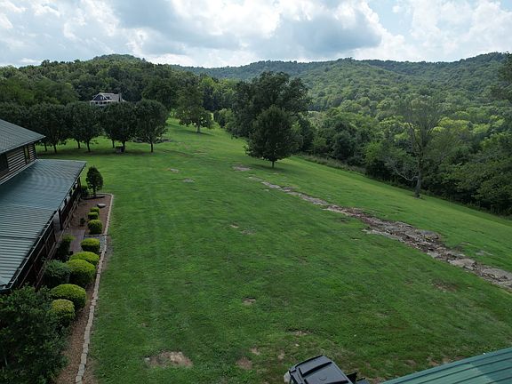 5th image of 112 Tall Mountain Ln