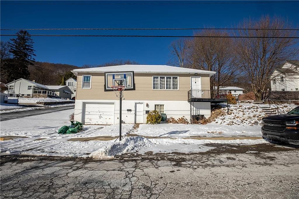 105 W Laurel Ave, Pen Argyl, PA 18072 Zillow