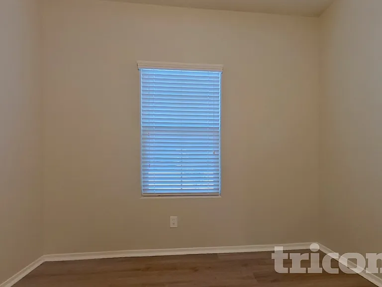 5733 W Milada Dr — Photo 14