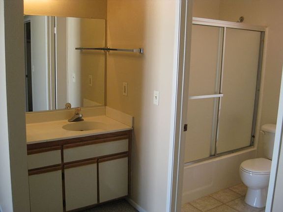 5th image of 10761 Blix St APT 207