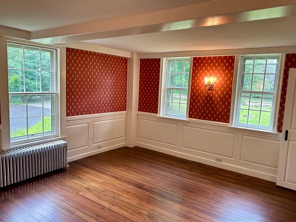 3 bed, 2.0 bath, 2216 sqft, $4,925 — Photo 4