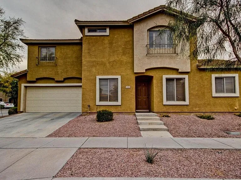 4068 E Melinda Ln — Photo 3