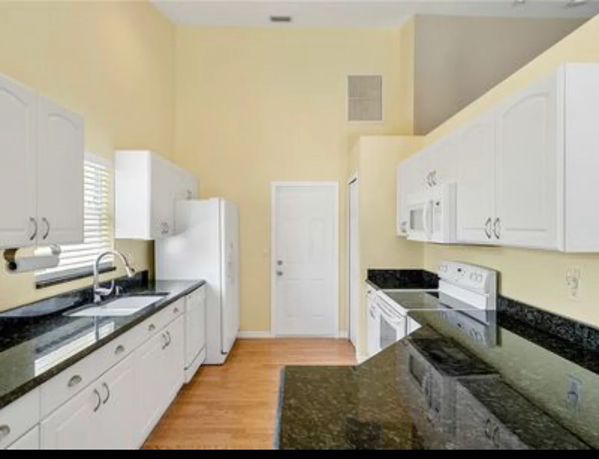 3 bed, 1519 sqft, $2,675 — Photo 2