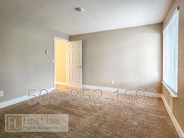 4319 SE 37th Ave — Photo 17