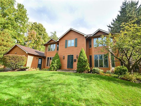 3rd image of 5 Melissa Ln