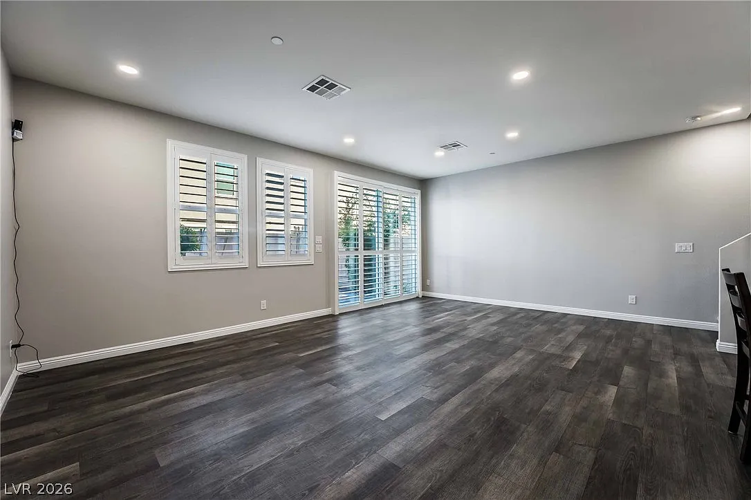 3 bed, 2.5 bath, 1699 sqft, $2,100 — Photo 4