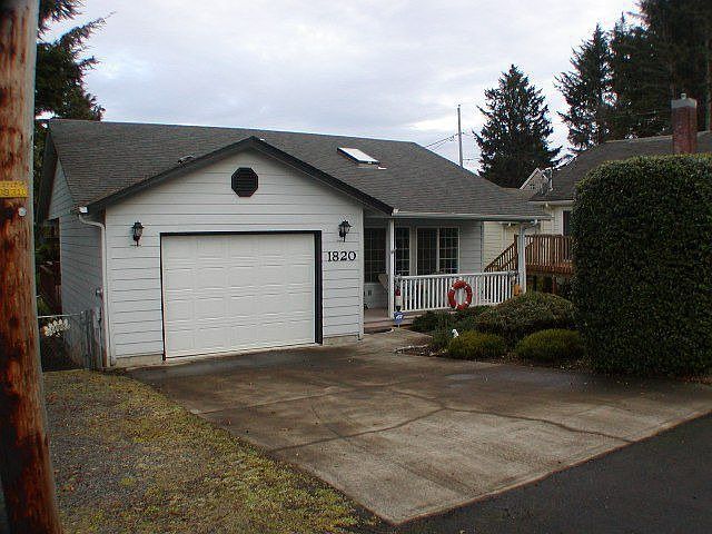 1st image of 1820 NE Oar Ave