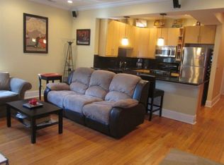 916 W Schubert Ave #1, Chicago, IL