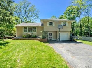 2 Merriewold Ln S, Monroe, NY 10950