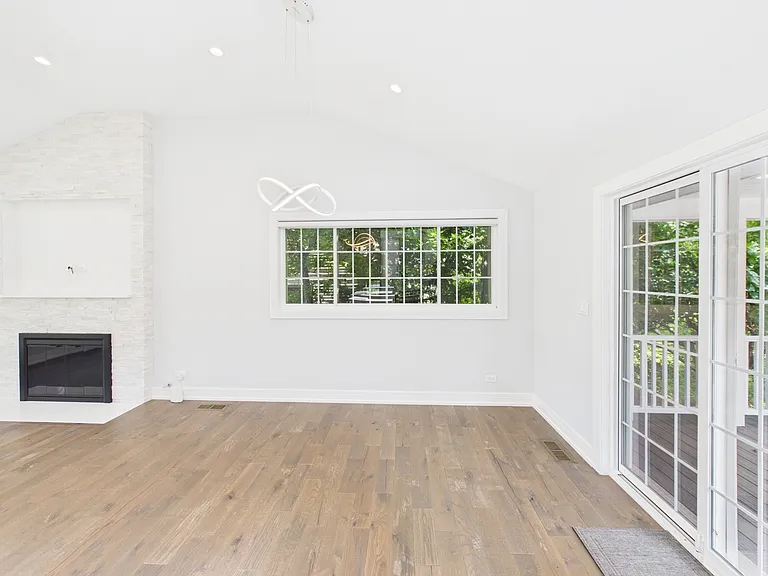 201 E Olive Ave — Photo 18