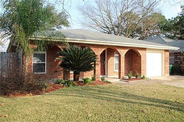 4 bed, 2.0 bath, 1650 sqft, $2,500 — Photo 2