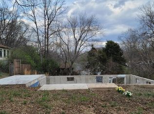 1912 Main Dr, High Ridge, MO 63049