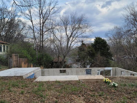 1912 Main Dr, High Ridge, MO 63049