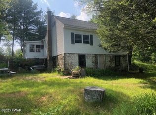 61 Gilpin Rd, Newfoundland, PA 18445
