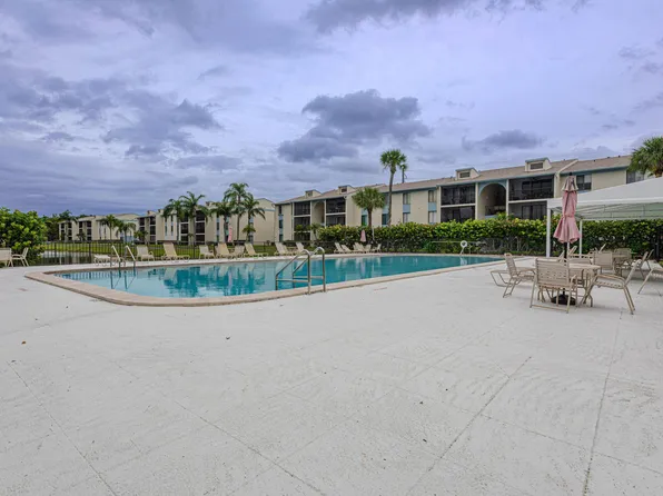 1117 Green Pine H1 Boulevard #H1, West Palm Beach, FL 33409