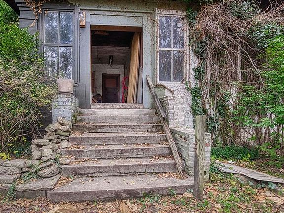 2nd image of 3704 Baltimore Ave