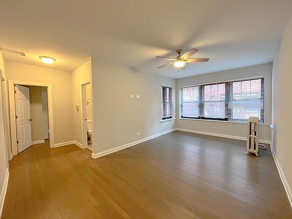 3rd image of 3935 N Keeler Ave #1E