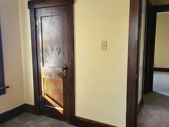 4th image of 1520 Ivy Ave