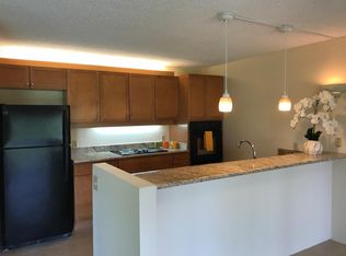 319 Kaelepulu Dr #201, Kailua, HI 96734