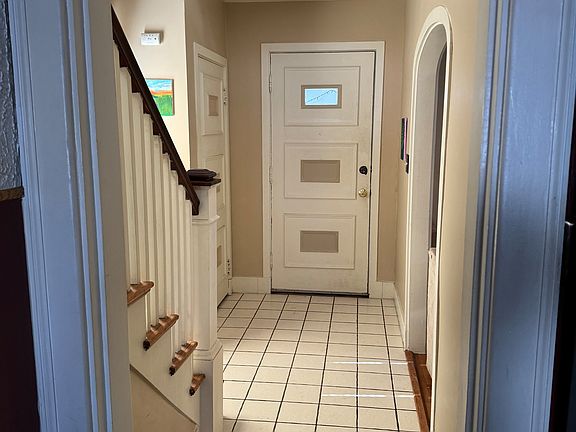 3rd image of 70 Hume Ave