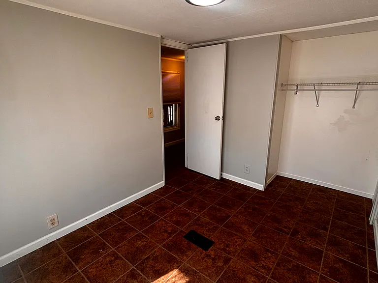 35 Sargent St — Photo 8
