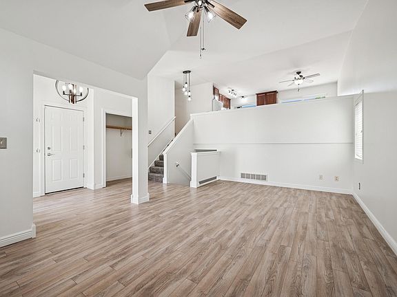 3rd image of 3876 Westbury Ln