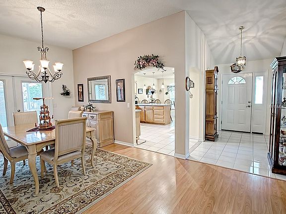 2nd image of 1514 Lavaca Ln