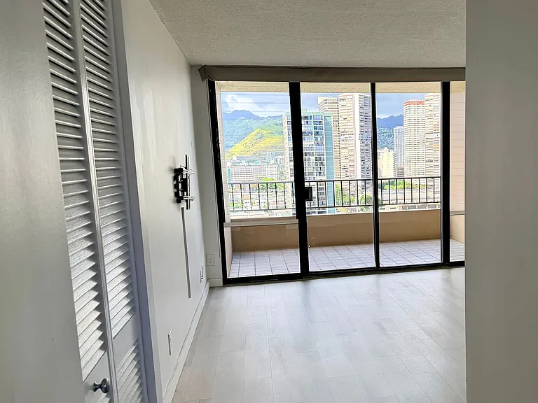 2121 Ala Wai Blvd #1702 — Photo 6