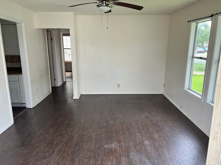 1614 Sherman St — Photo 2