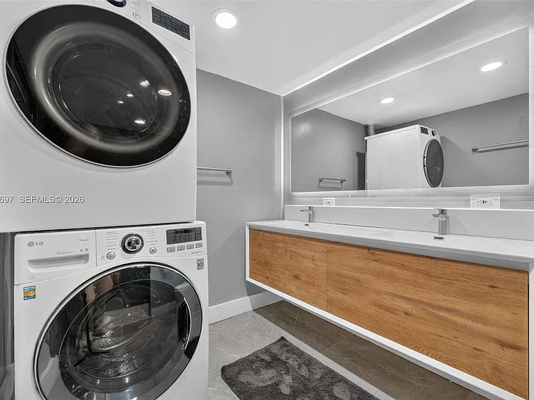 1532 Fletcher St — Photo 22