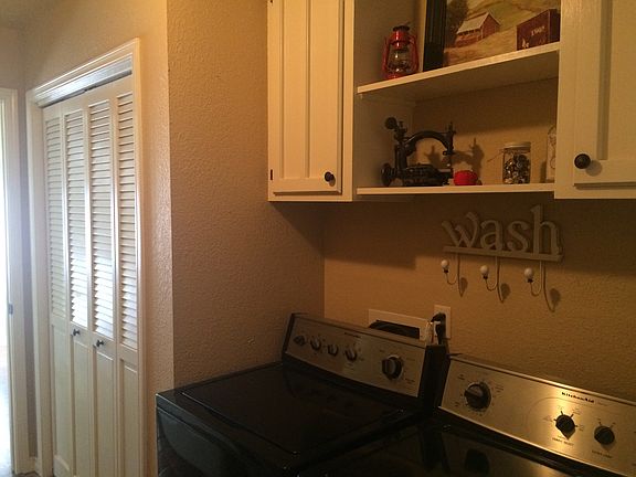 Large Laundry & Pantry
