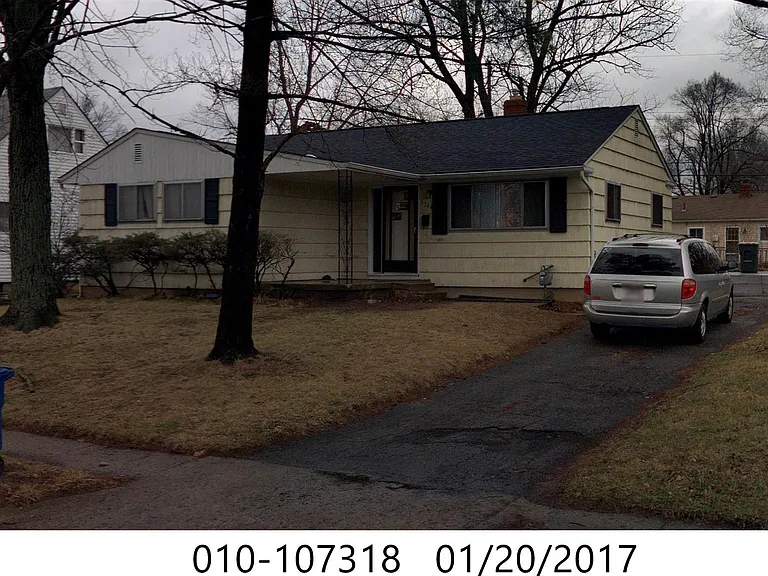 3344 Roswell Dr — Photo 1