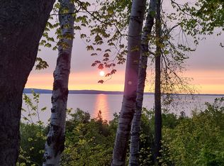 7400-60 Lakeview Dr, Charlevoix, MI 49720