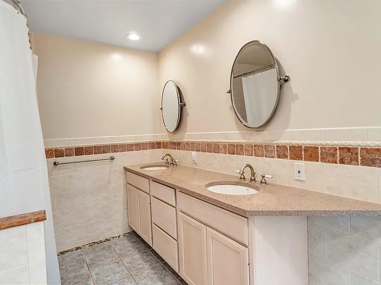 8 Coolidge Ln — Photo 13