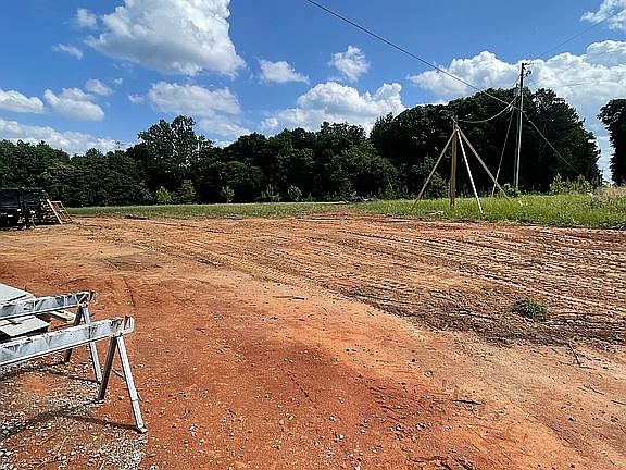 4th image of 1712 Old Hoods Mill Rd