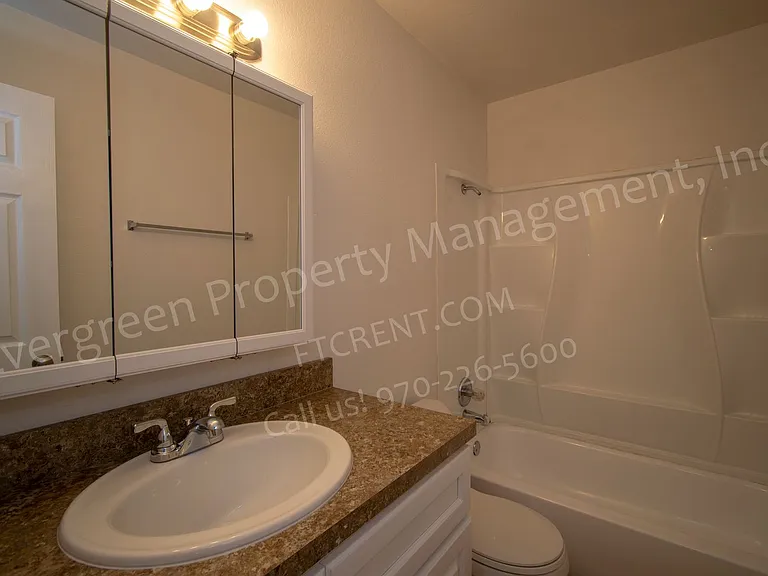 211 N Shields St — Photo 9