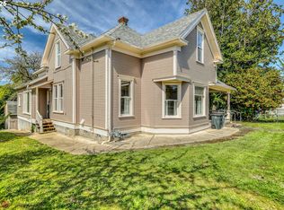 644 4th St, Myrtle Point, OR 97458